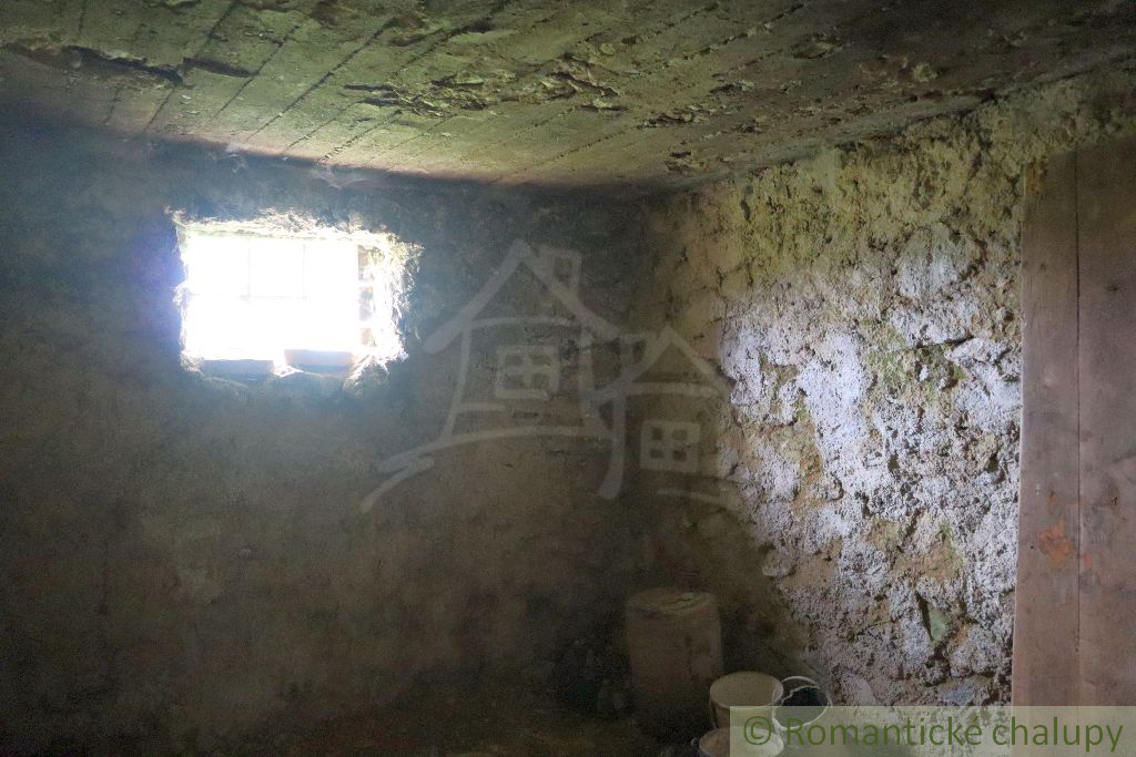 EXKLUZÍVNE - Pôvodný dom a stavebný pozemok v Hriňovej - 15