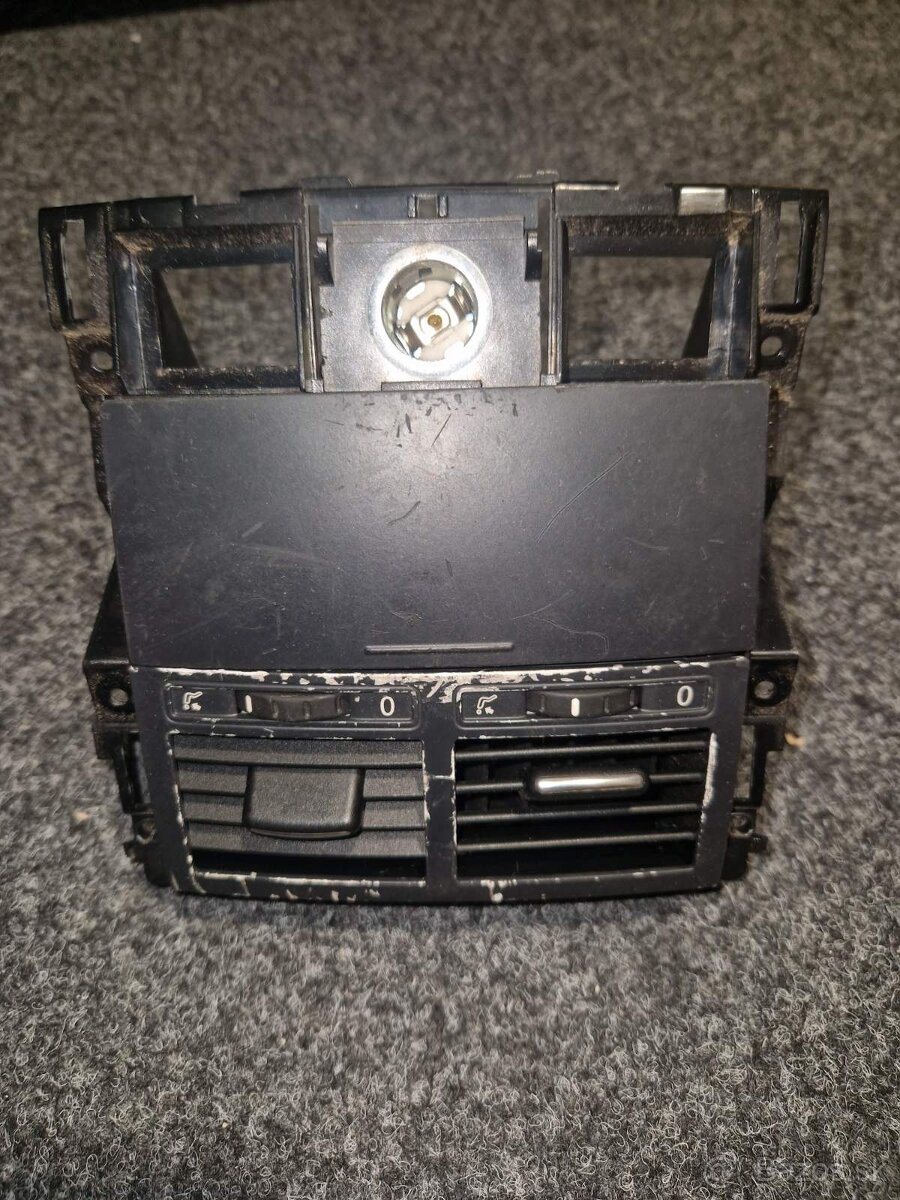 Tlačidlá, kastlík, reproduktory vW Touareg 7l - 15