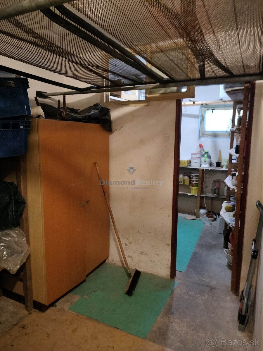 Na predaj veľký 3 izbový tehlový byt na Solivare s vlastným - 15