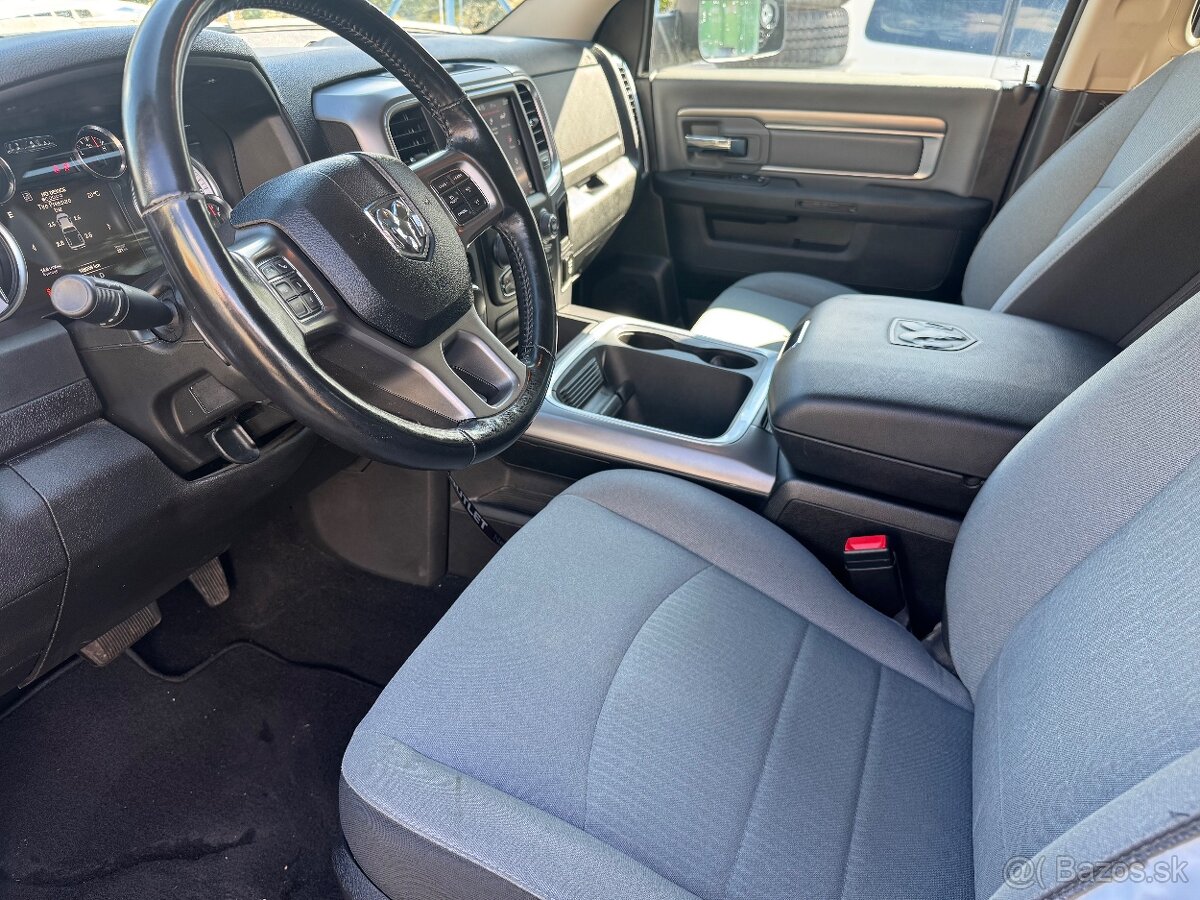 Dodge Ram 1500 Classic 2023 Hemi 5,7 - 15
