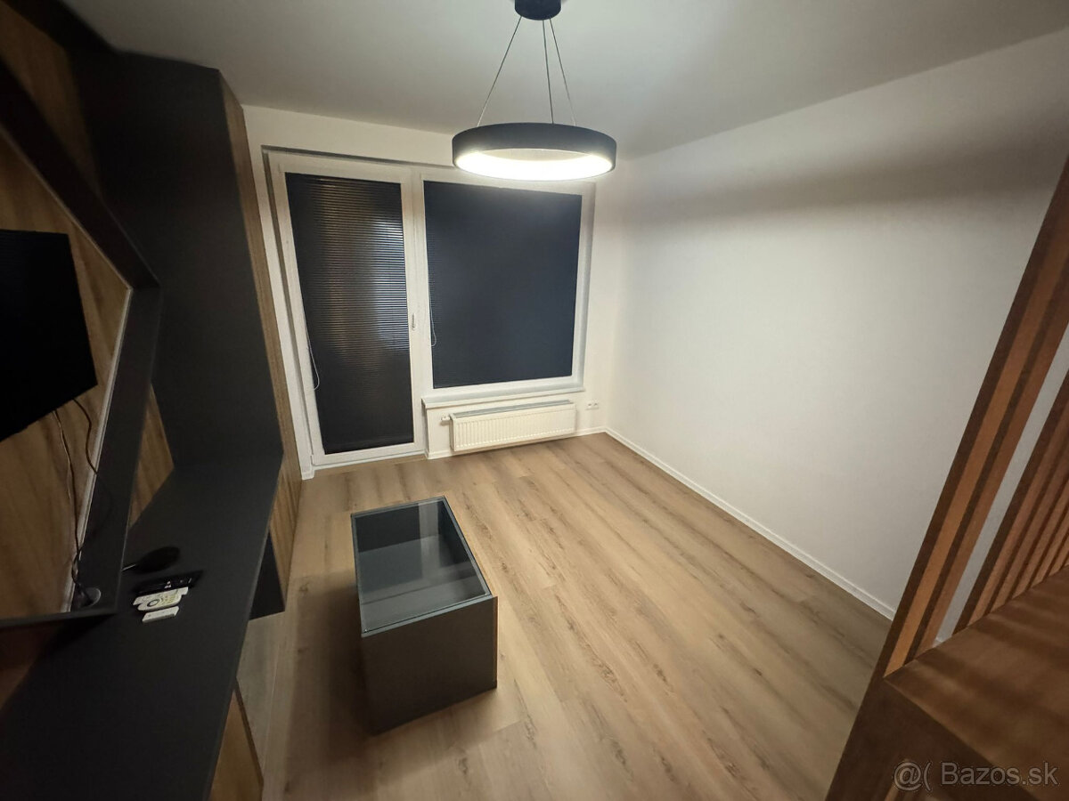Prenajmem 1-izbový byt v Dúbravke - 15