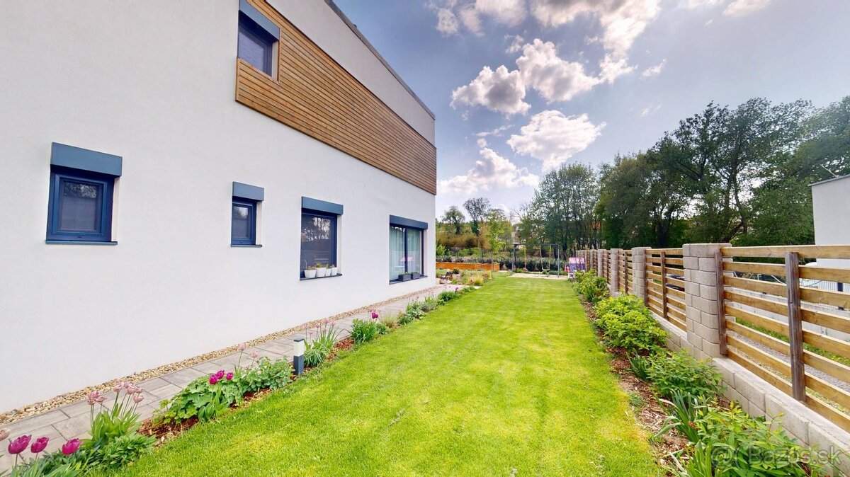 REZERVOVANÉ Nízkoenergetický 5i samostatne stojaci rodinný - 15