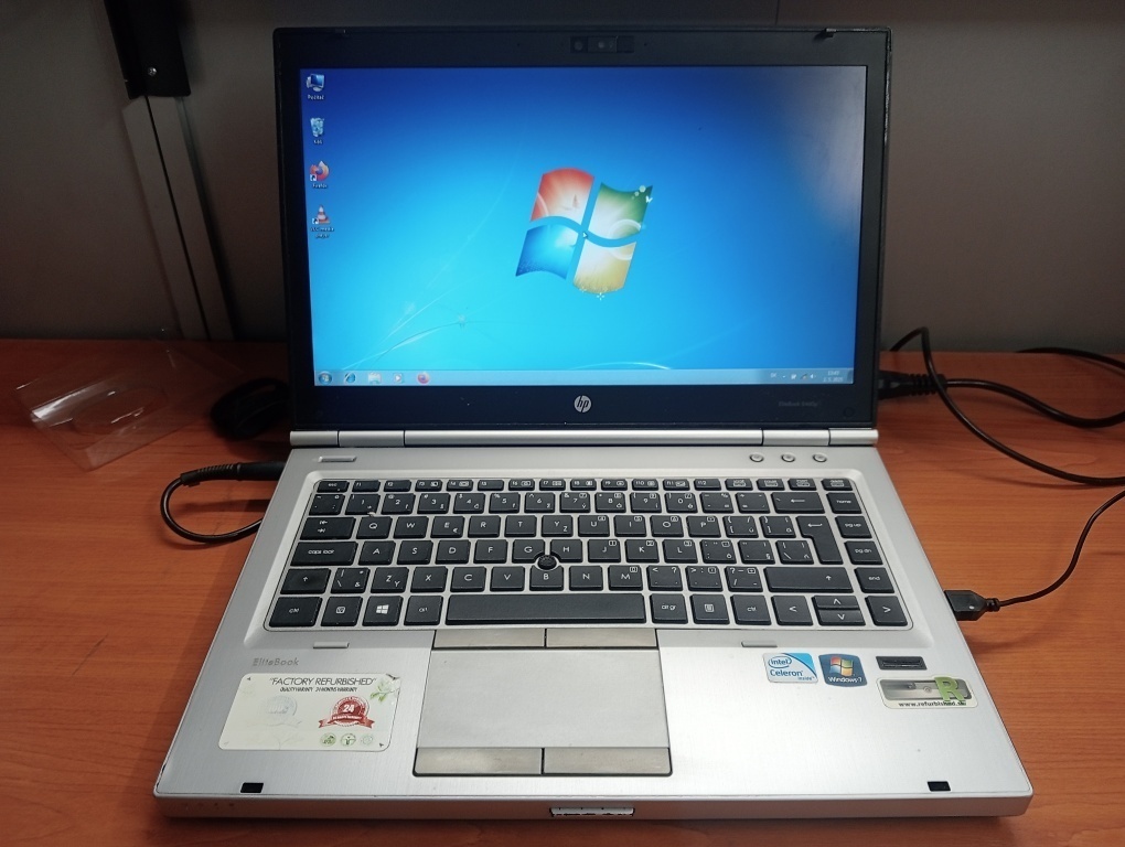 predám na diely notebooky HP 3 .. - 15