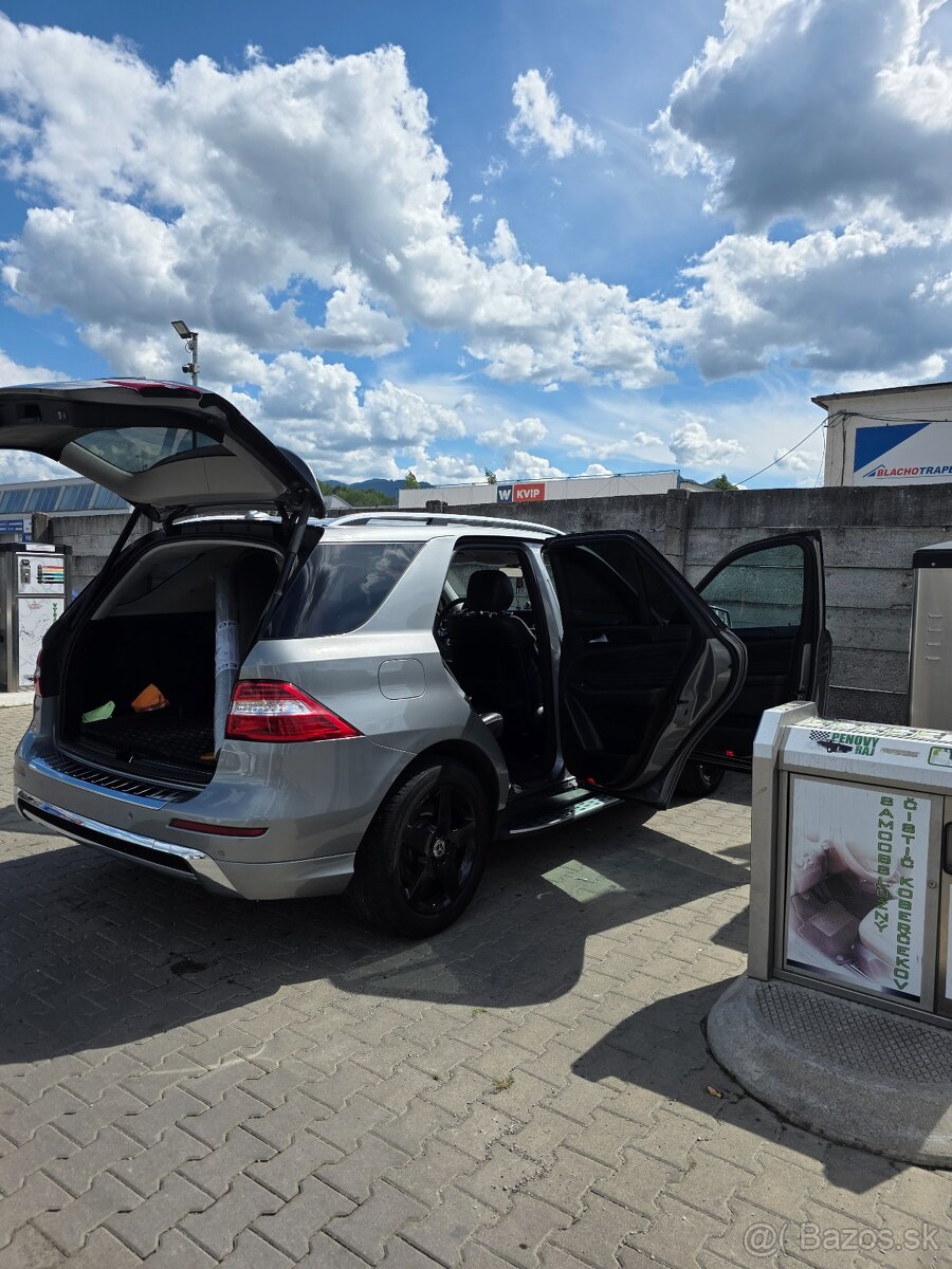 Mercedes-Benz ML trieda 350 BlueTEC 4matic AMG - 15