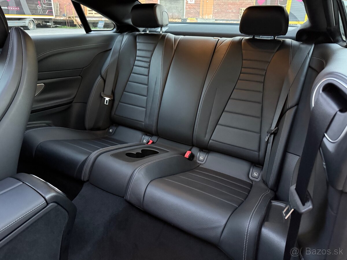 Mercedes-Benz E 200 Coupe AMG Burmester mHEV - 15