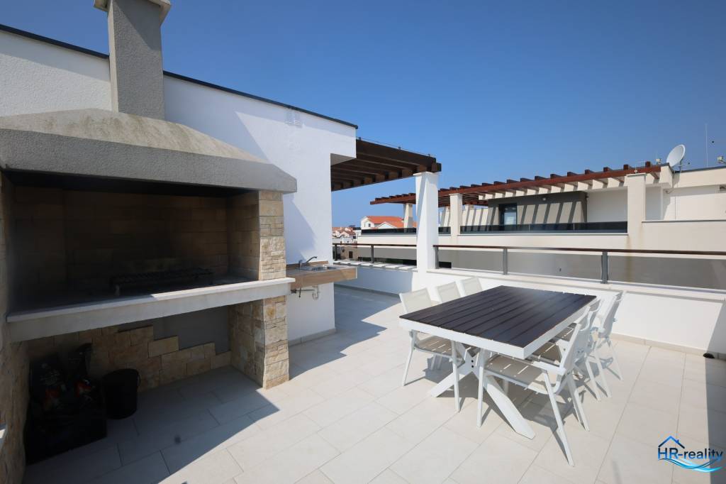 Vodice, Srima – dom s bazénom a strešnou terasou - 15