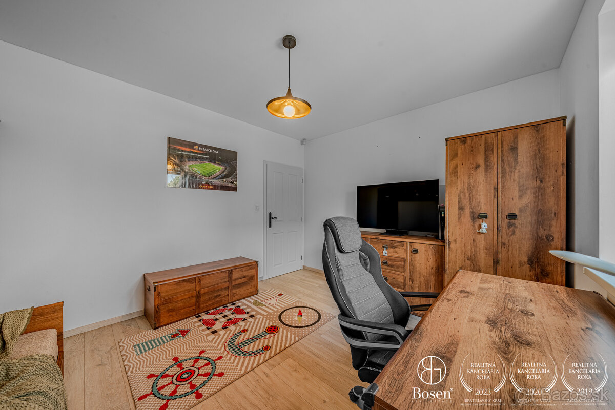 BOSEN | 4 izbový bungalov s bazénom a garážou v Malinove - 15