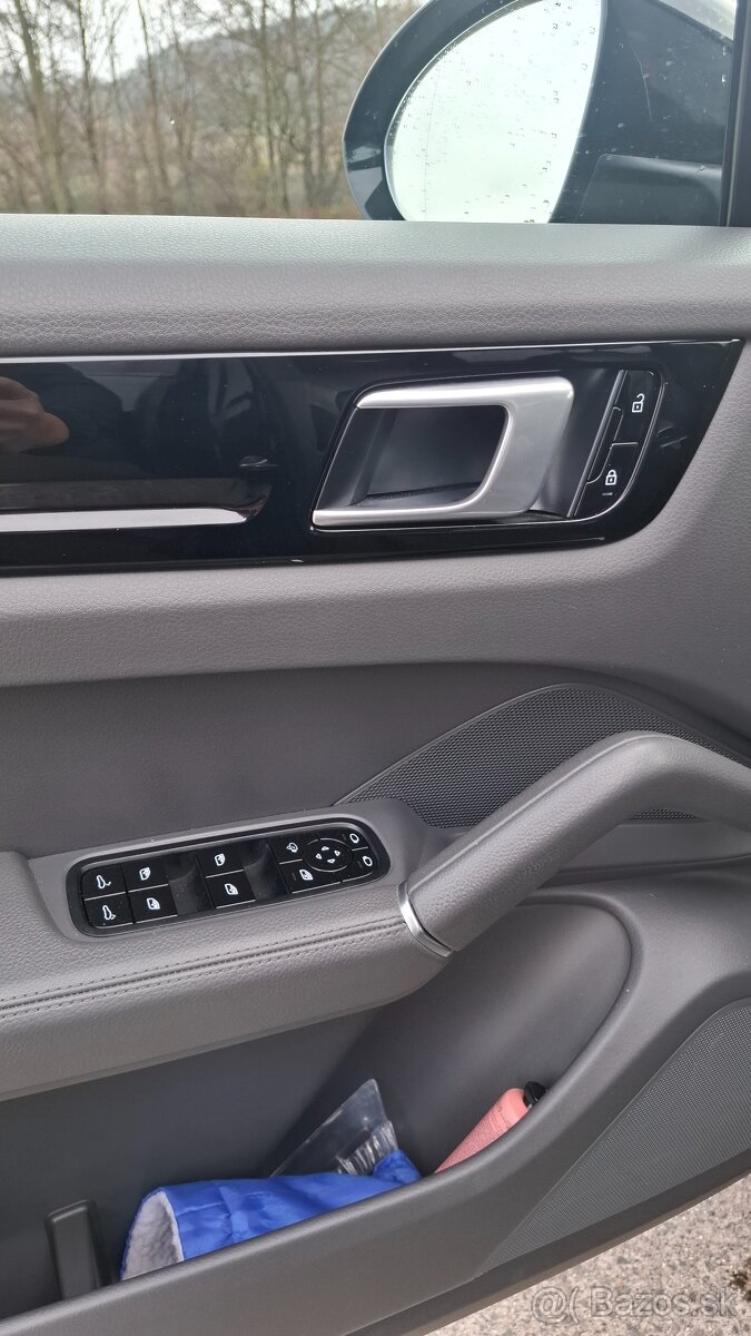 Porsche Cayenne 3.0 V6 • 250 kW • 2019 • - 15