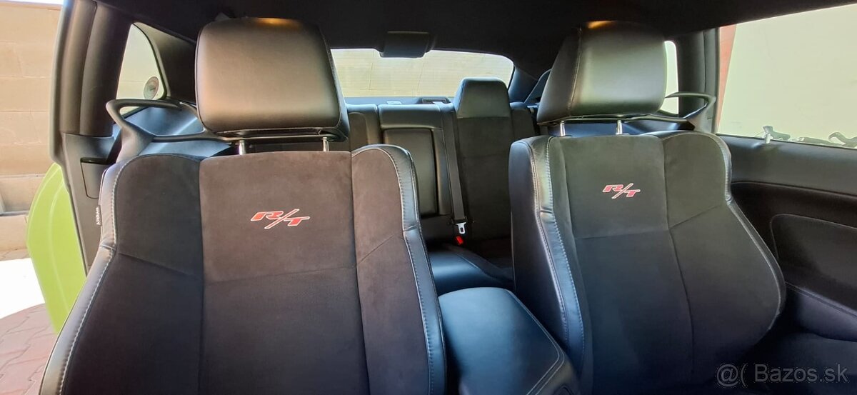 Dodge Challenger R/T 6.4 V8 SHAKER 392 Scat Pack Manuál - 15