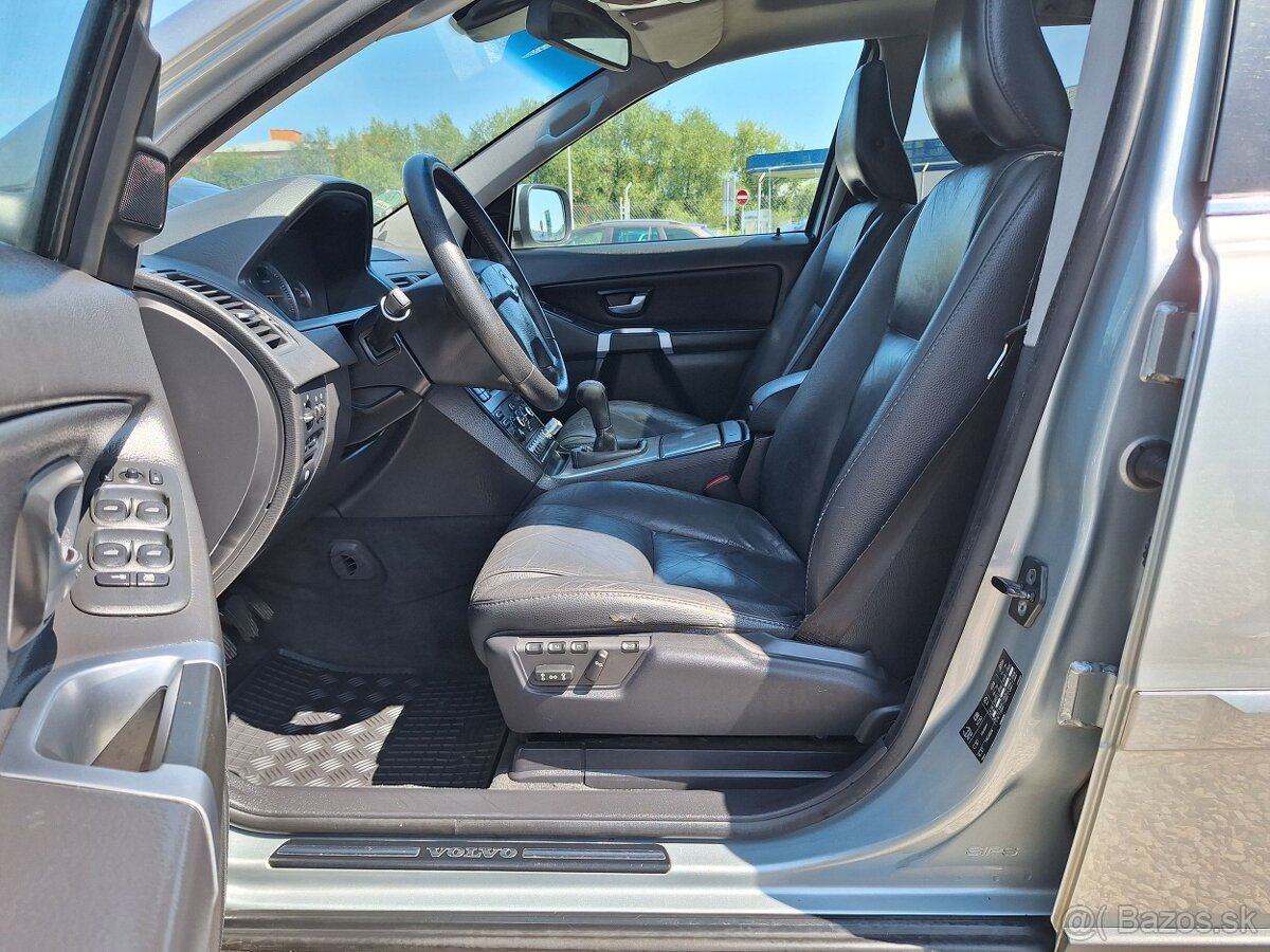 Volvo XC90, D5 MANUÁL, 7.míst SUMMUM - 15