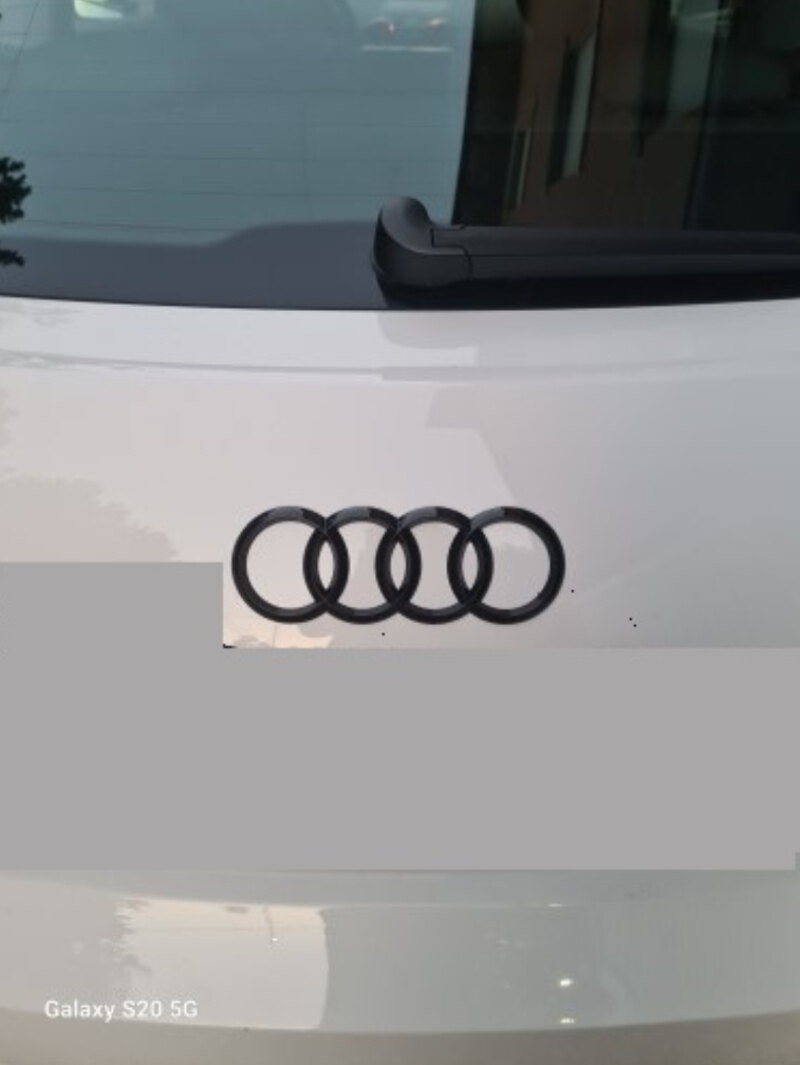 AUDI Čierne lesklé znaky - 15