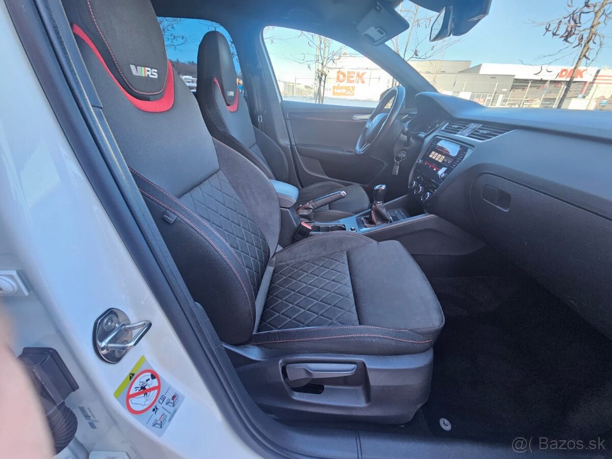 Škoda Octavia Combi 2.0 TDI RS - 15