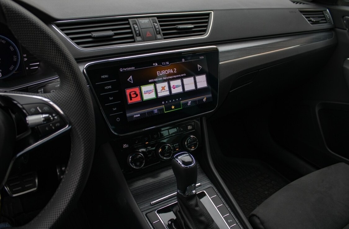 Škoda Superb 2.0 TDI DSG Style - 15