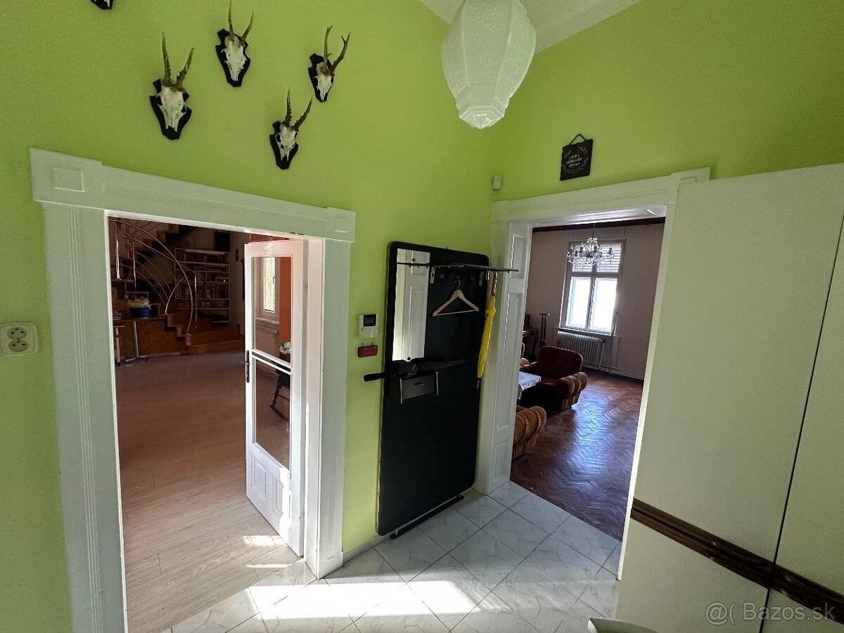 Dvojgeneračný poschodový rodinný dom - 15