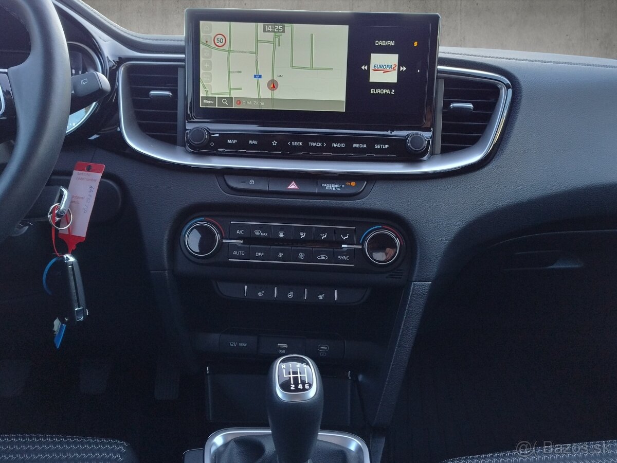 KIA Ceed SW 1.5 T-GDi, M6 GOLD - 15