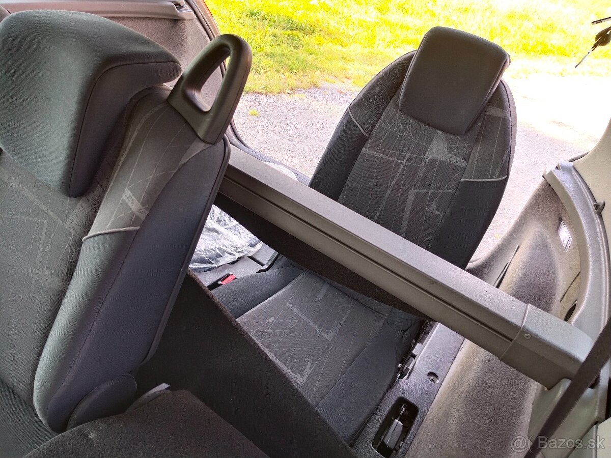 Renault Megane Grand Scénic, 1.9 DCi, 96 kW, 7- miestny - 15