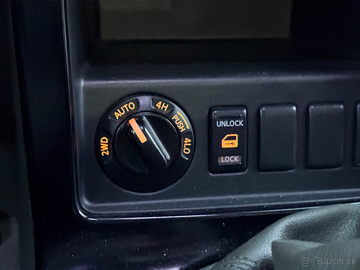 Nissan Pathfinder navi ,4x4, tažné cierny strop , carplay - 15