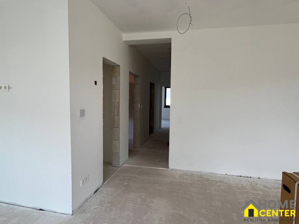 REZERVOVANÁ novostavba - 5 izbový bungalov/ RD/ v Komárne / - 15