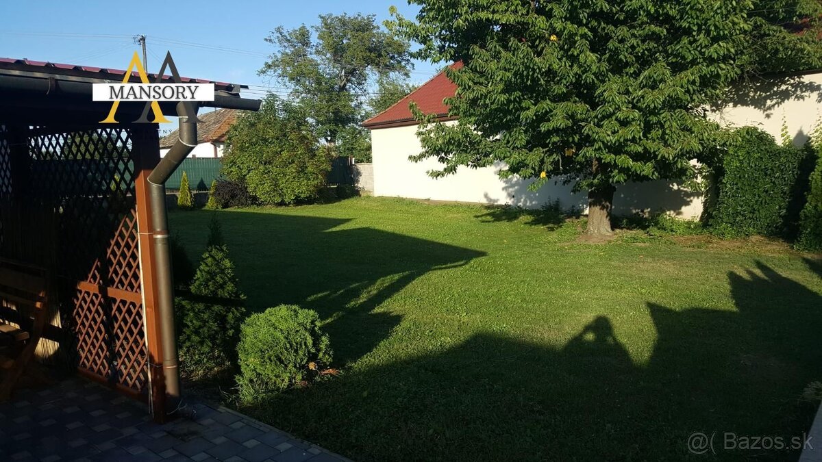 Na predaj väčší rodinný dom/chalupa na pozemku 2591 m2 v obc - 15