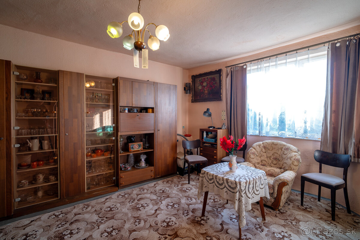 Na predaj dva rodinné domy na jednom pozemku v Krásnohorskom - 15