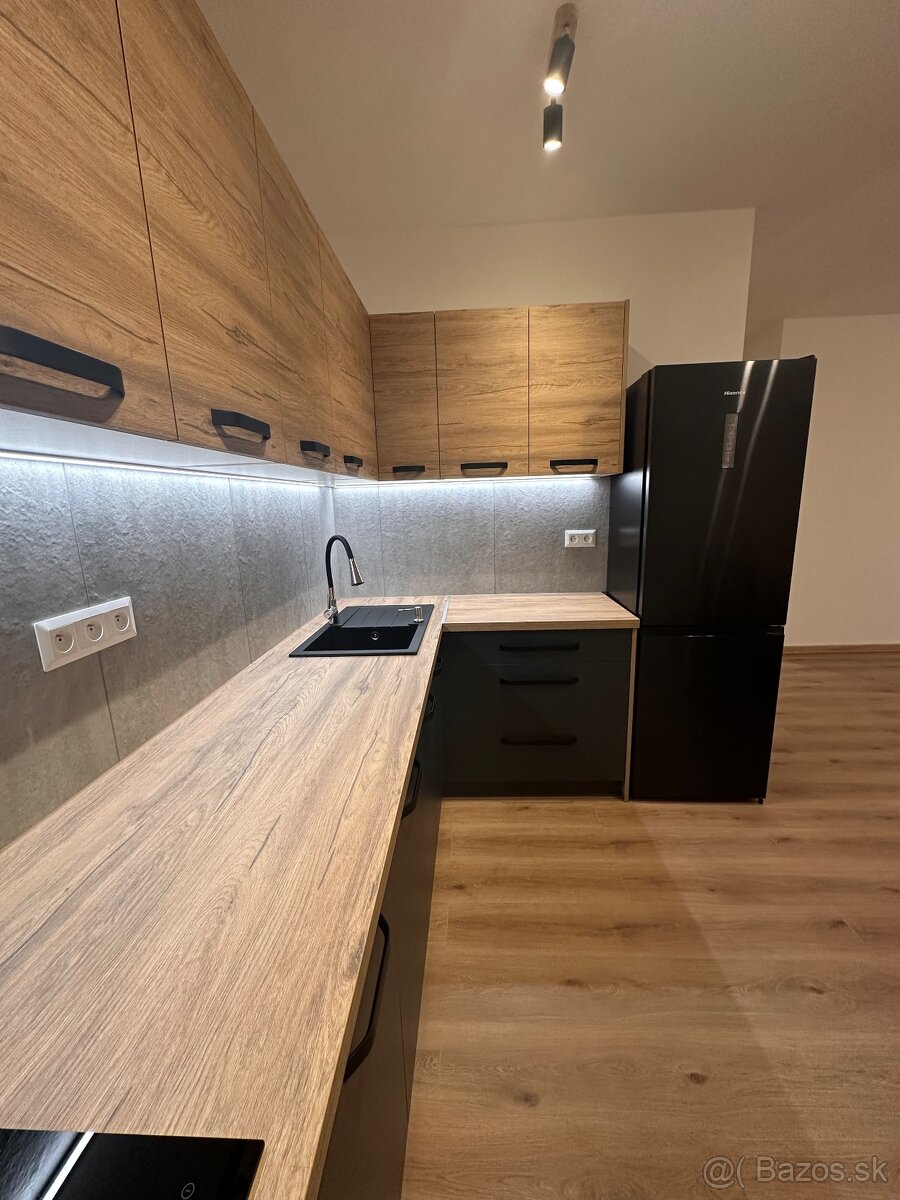 Prenájom 2-izbového bytu v novostavbe s garažou - 15