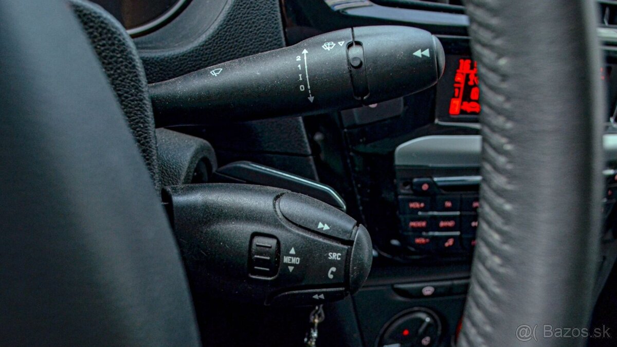 Peugeot 301 1.2 PureTech Allure - 15