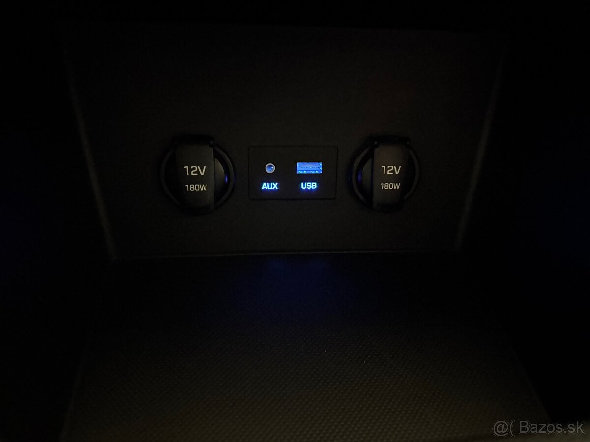 Hyundai i30 1,4 73kW benzín 87000km 2018 Led combi - 15