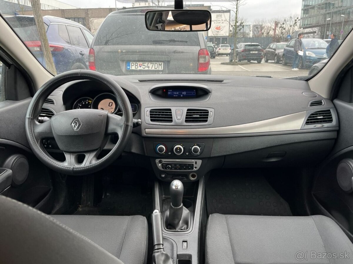 Renault Megane 1.6i - 15