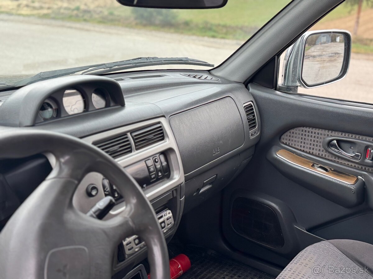 Mitsubishi L200 - 15