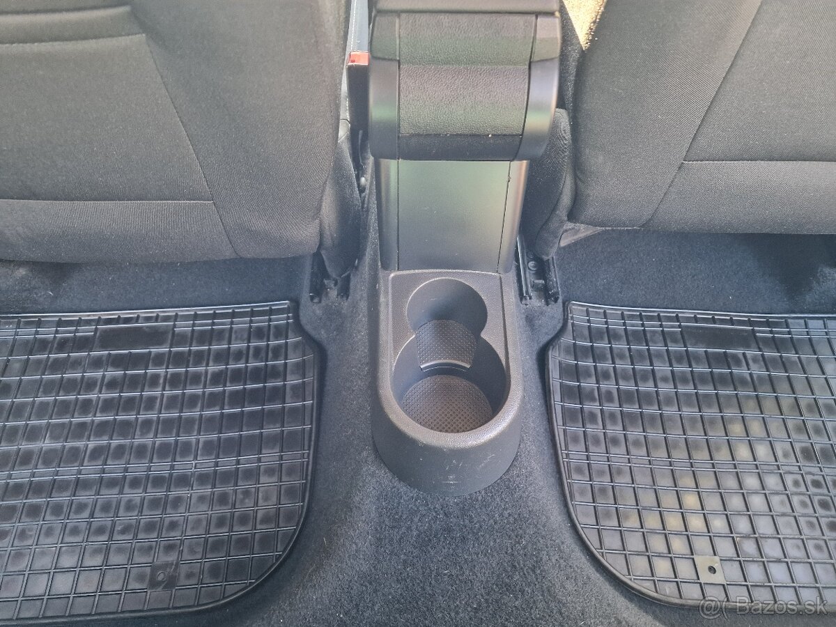 Škoda Rapid Spaceback 1.2 TSi 86k M5 Ambition (benzín) - 15