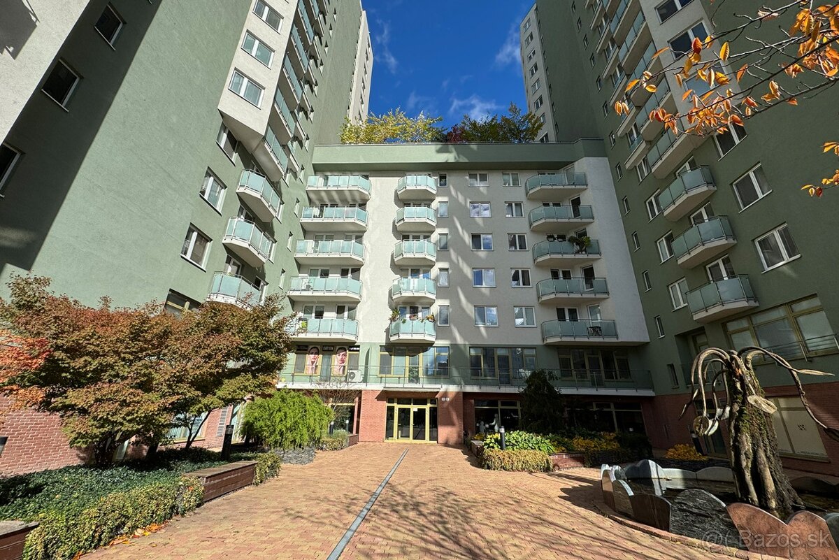 IHNEĎ VOĽNÝ | 2,5 - izbový byt so samostatnou garážou - 15