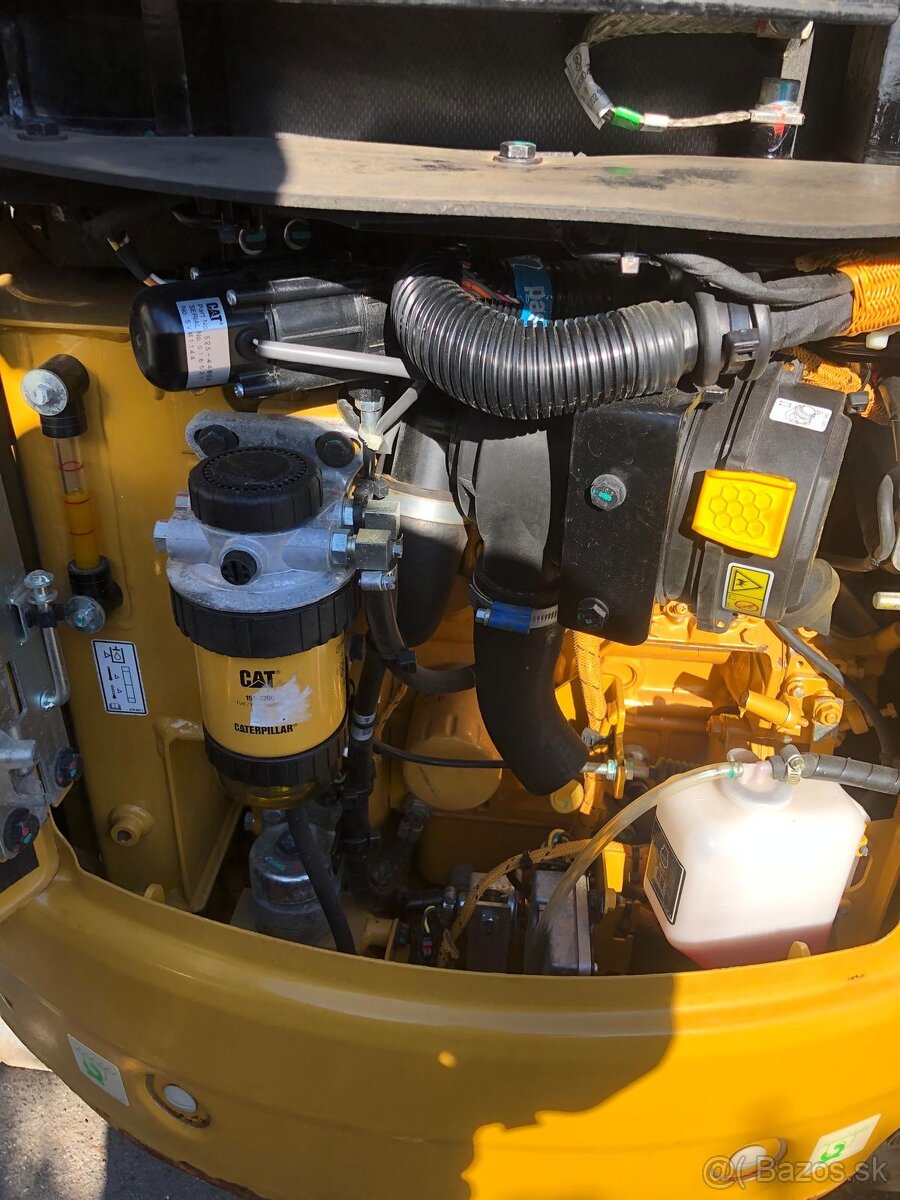 Caterpillar CAT 301.6 - 15