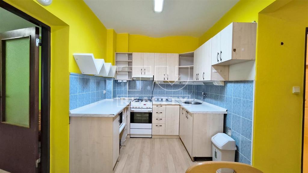 Rodinný dom - 2 samostatné byty, priestranná terasa a... - 15