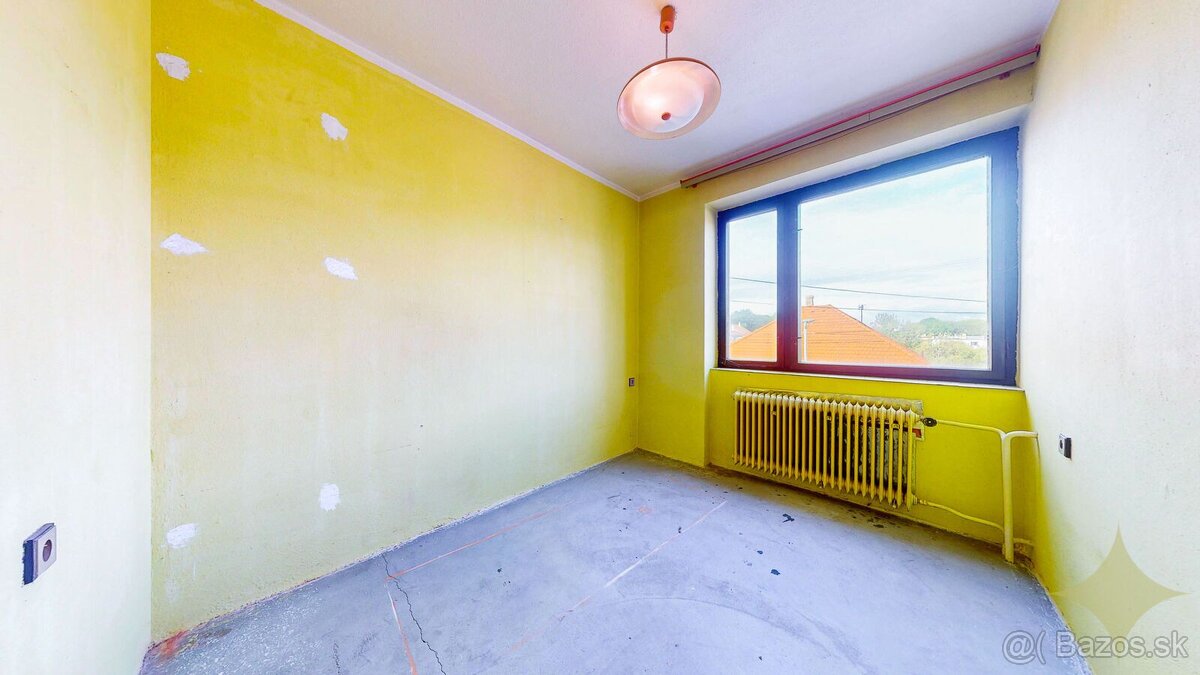 Na predaj 6 izbový rodinný dom v radovej zástavbe v Lučenci - 15