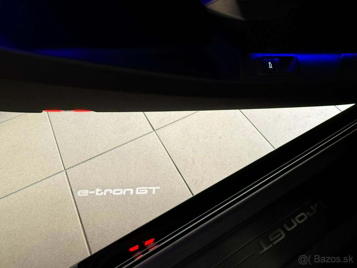 Audi E-tron GT S-LINE-BLACK EDITION QUATTRO - 15