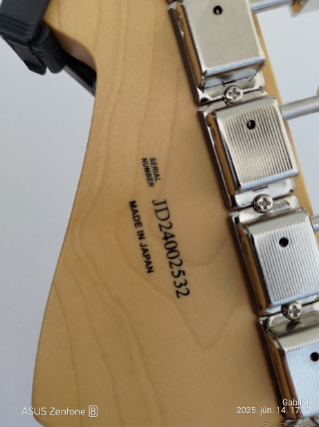 FENDER STRATOCASTER JAPAN - 15