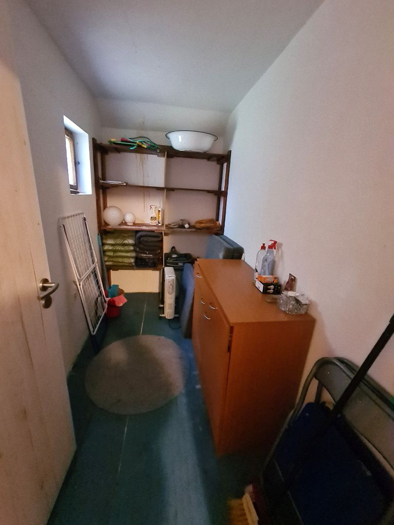 Zaujímavá pekná priestranná murovaná chata v prírode - 15