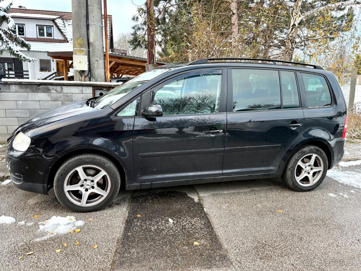 VW TOURANPredám 7. miestny Volkswagen Touran, 2.0.tdi, 103 k - 15