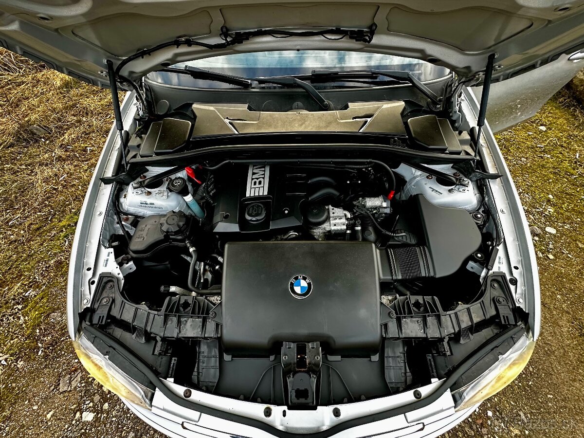 Predám BMW 1 e87 2.0i 90kw 2010 FaceLift - 15