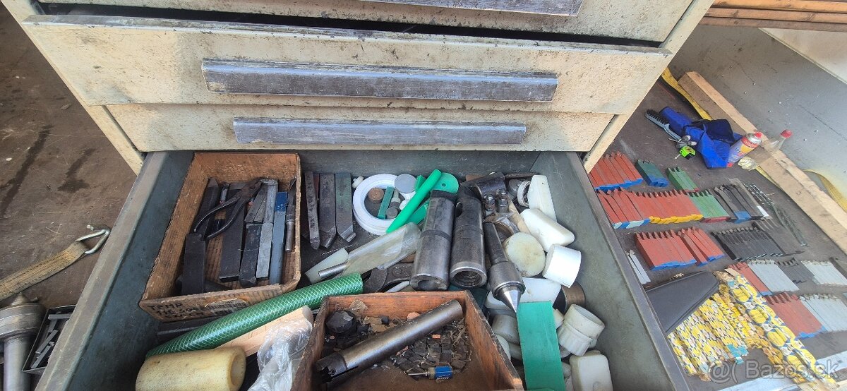 Predám sustruh sui 40 plus príslušenstvo - 15