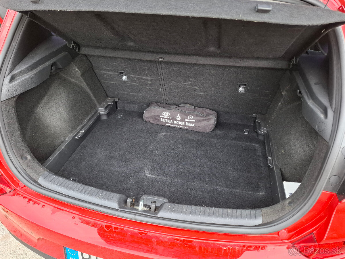 HYUNDAI i30 1,6 CRDi r.v. 2018 - 15