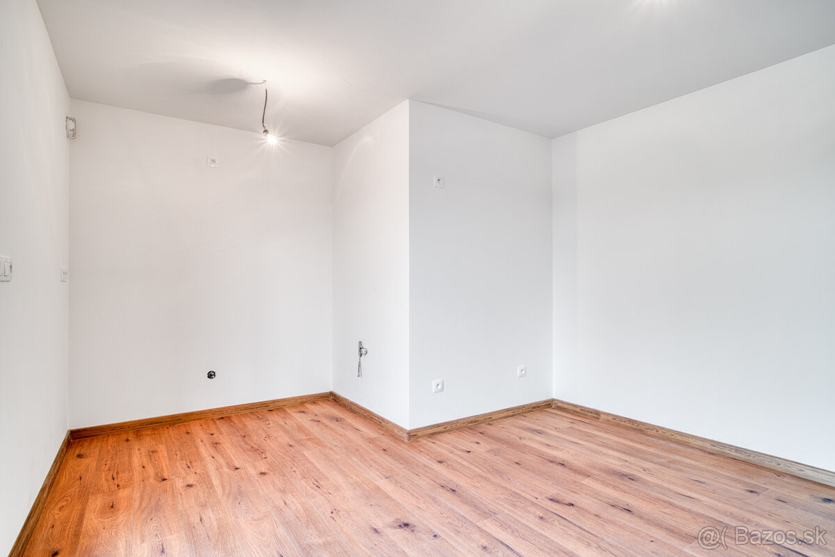 Na predaj 3-izbový rodinný dom v Jaslovských Bohuniciach - 15