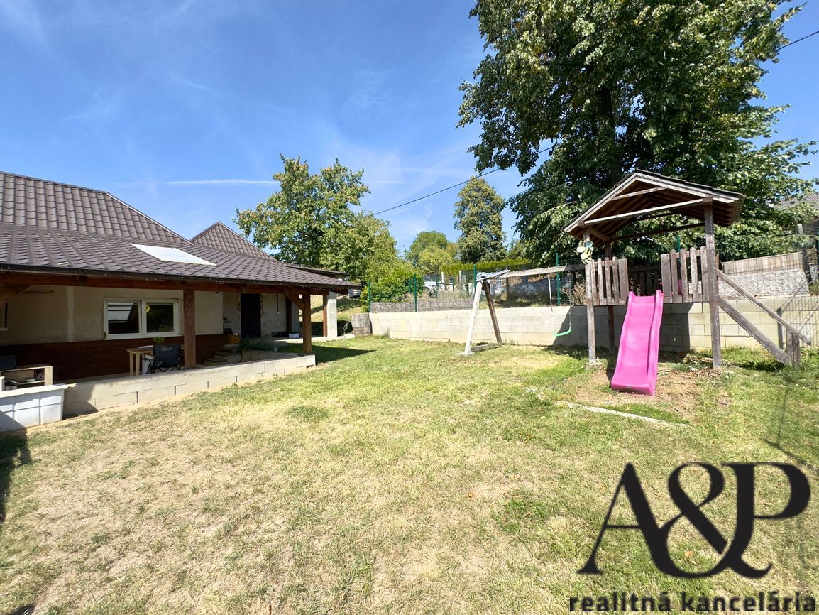 RODINNÝ DOM V PEKNOM PROSTREDÍ, POZEMOK 2392M2, RUDNÍK, okr. - 15