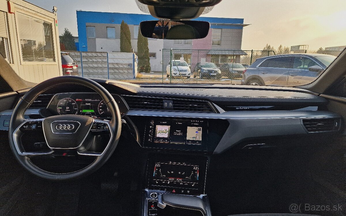 AUDI E-TRON 50 QUATTRO BASIS - 15