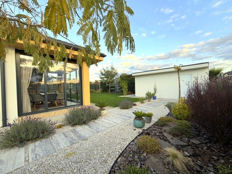 Krásna novostavba 4 izbový rodinný dom 131 m2, pozemok 605m2 - 15