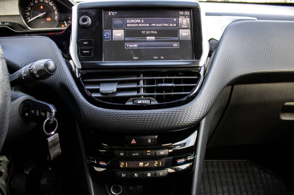 Peugeot 2008 1.2 PureTech Active 2017 - 15