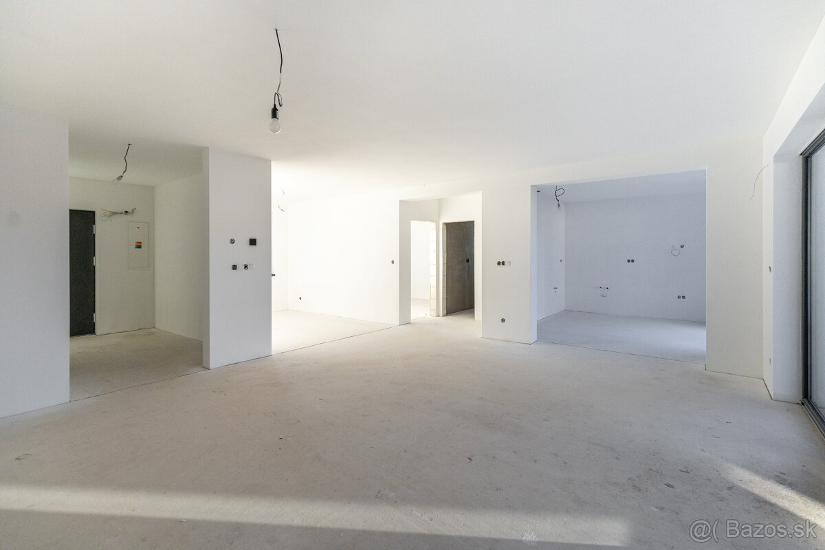 Na predaj 5 izb. rodinný dom - Vyšná Kamenica, Košice okolie - 15