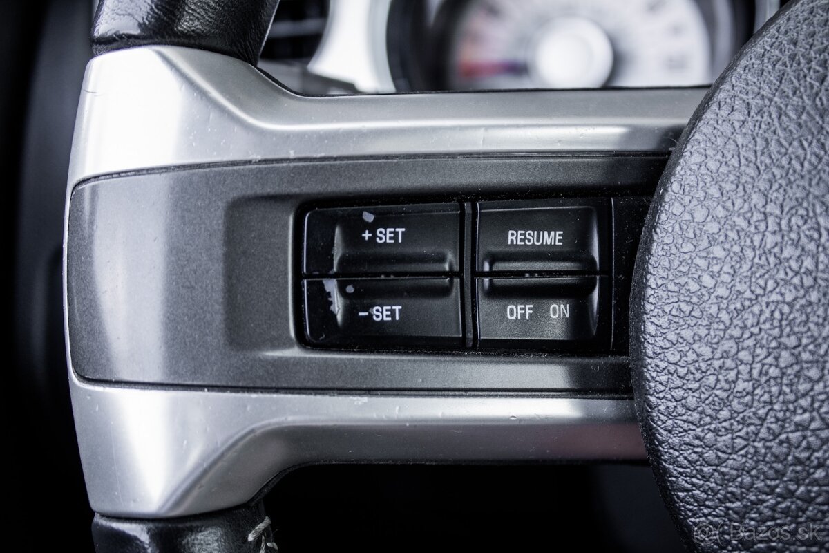 Ford Mustang 4.0L V6 - 15