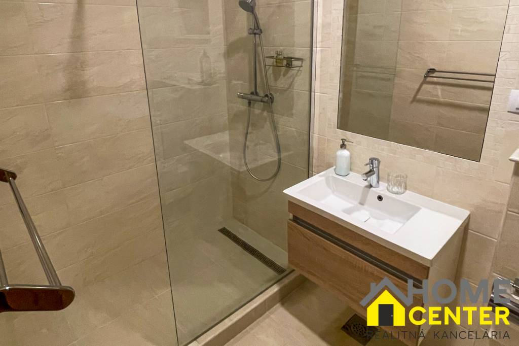 Na predaj ZREKONŠTRUOVANÁ KAMENNÁ VILA /200 m²/ Dalmátsko, K - 15