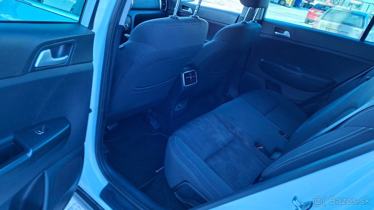 KIA SPORTAGE 1.6 GDI.2WD - 15